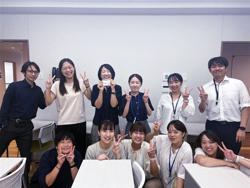 飛鳥未来きずな高等学校_大宮キャンパスの教員の皆さん