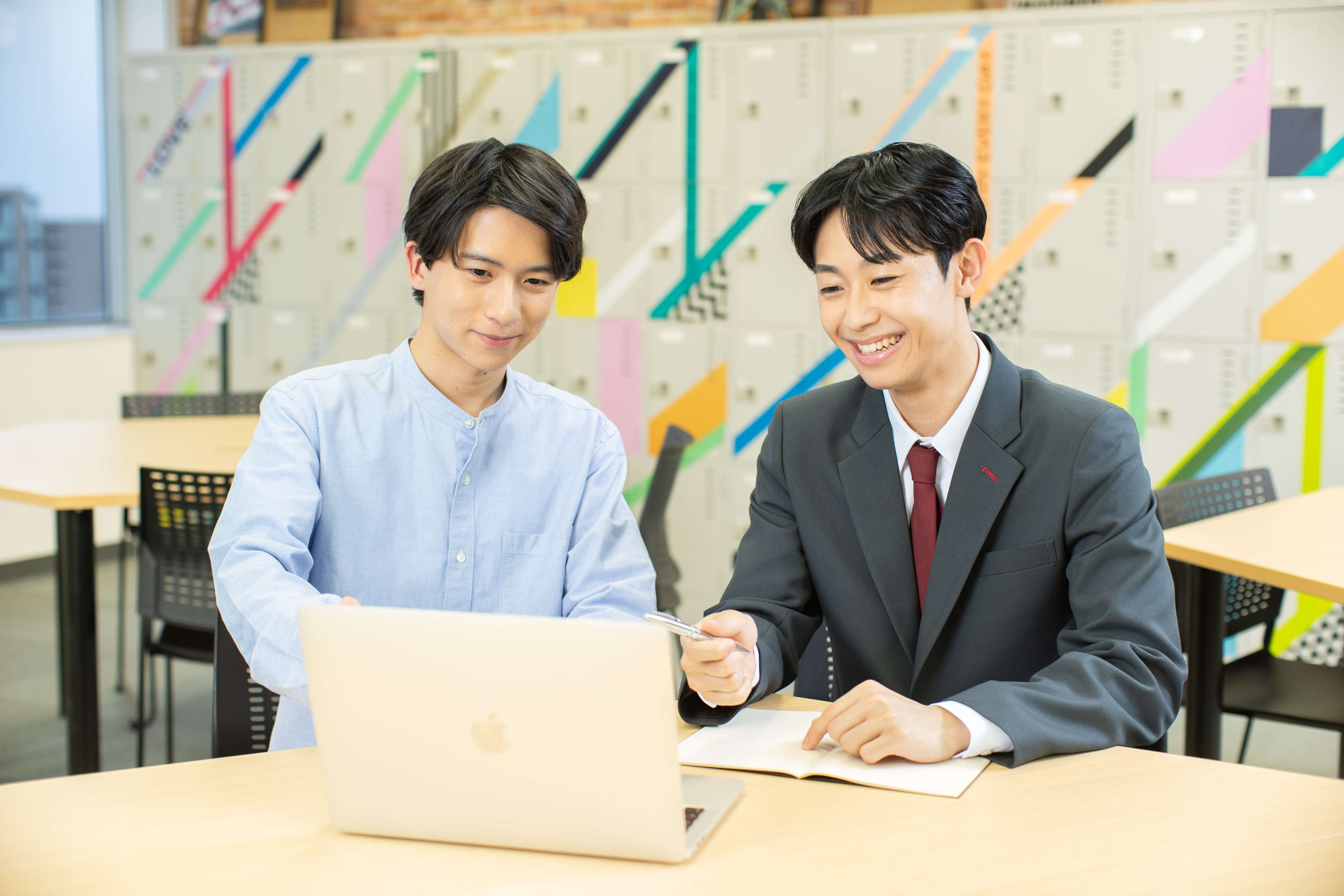 キャンパスでも、オンラインでも生徒の将来に向け伴走者になっていただきます